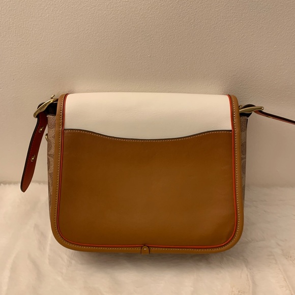 ❌SOLD❌ Coach Signature Rambler Crossbody - Picture 4 of 8